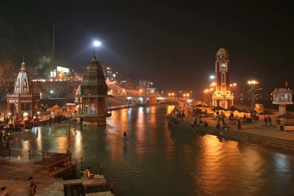At Haridwar Hari ki paudi